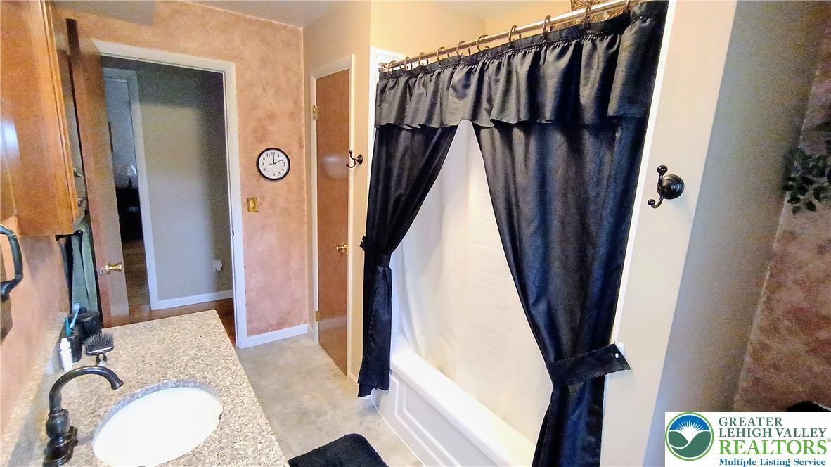 6301 Meadowview Road Property Photo 32