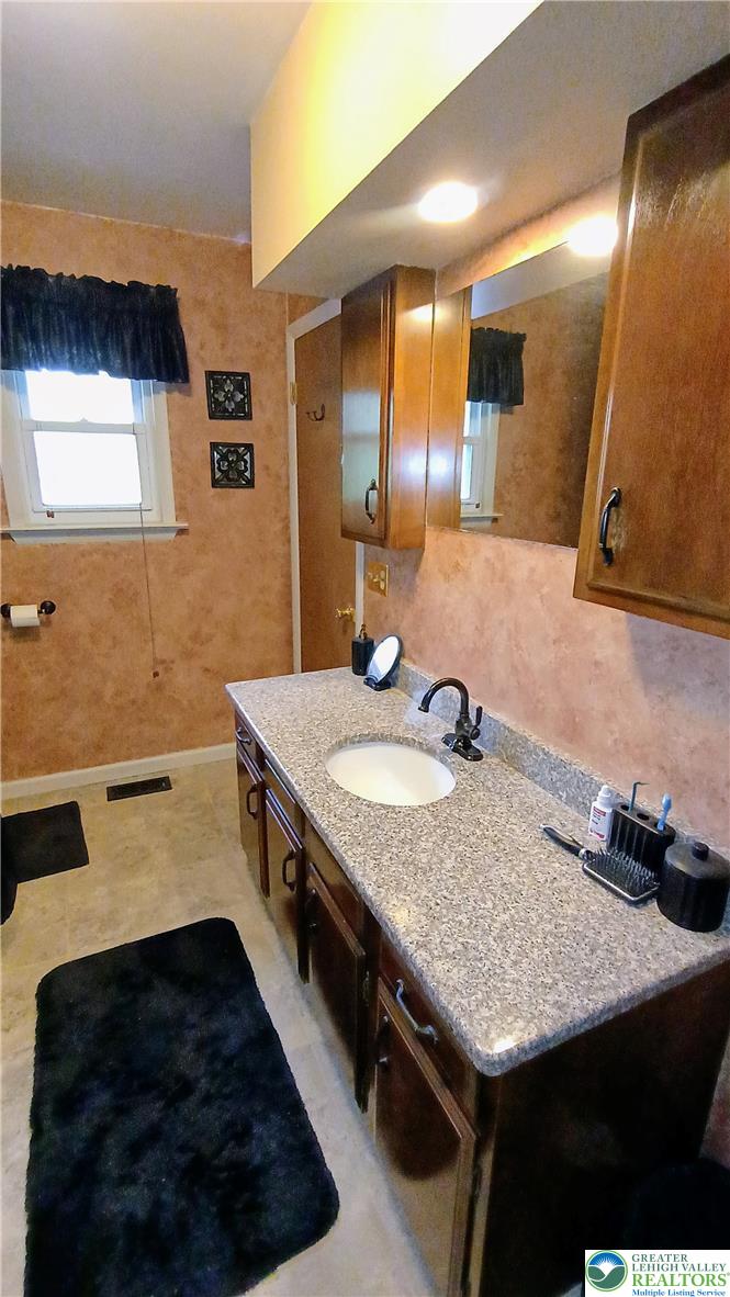 6301 Meadowview Road Property Photo 33