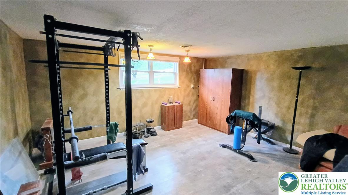 6301 Meadowview Road Property Photo 39