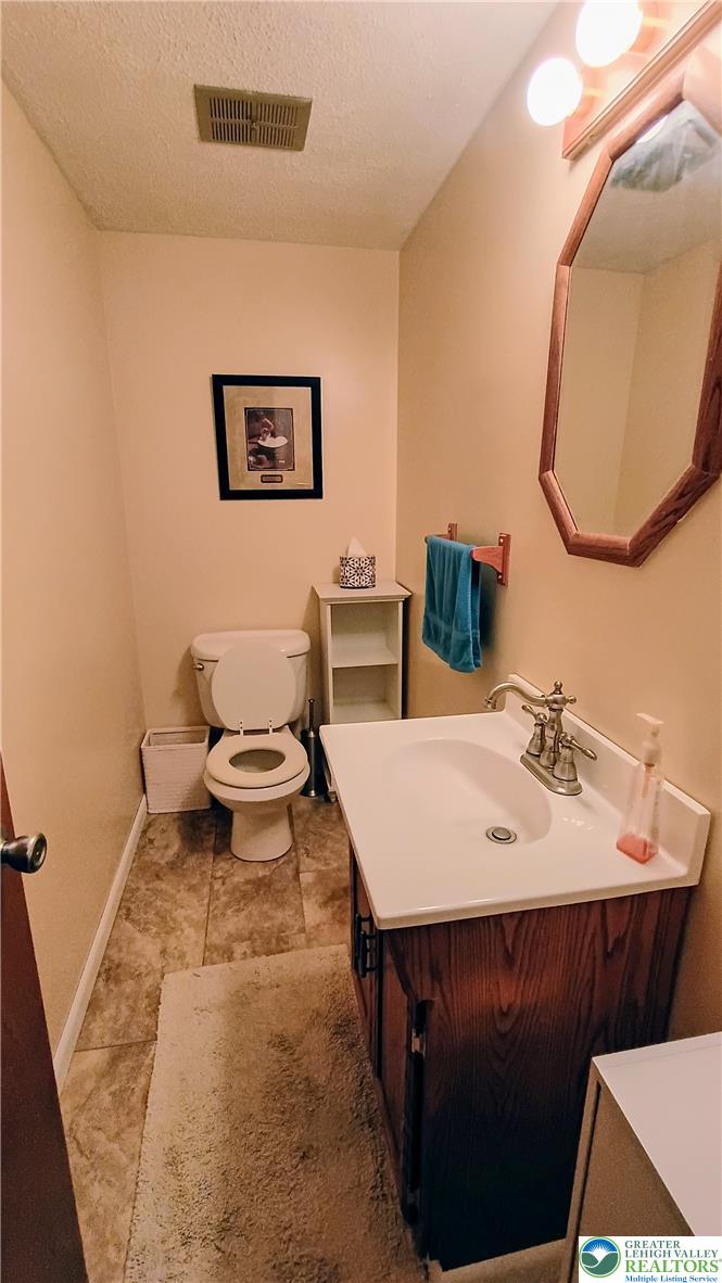 6301 Meadowview Road Property Photo 40