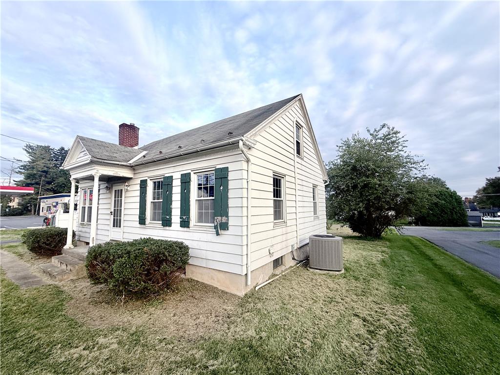 124 East Lawn Property Photo 2