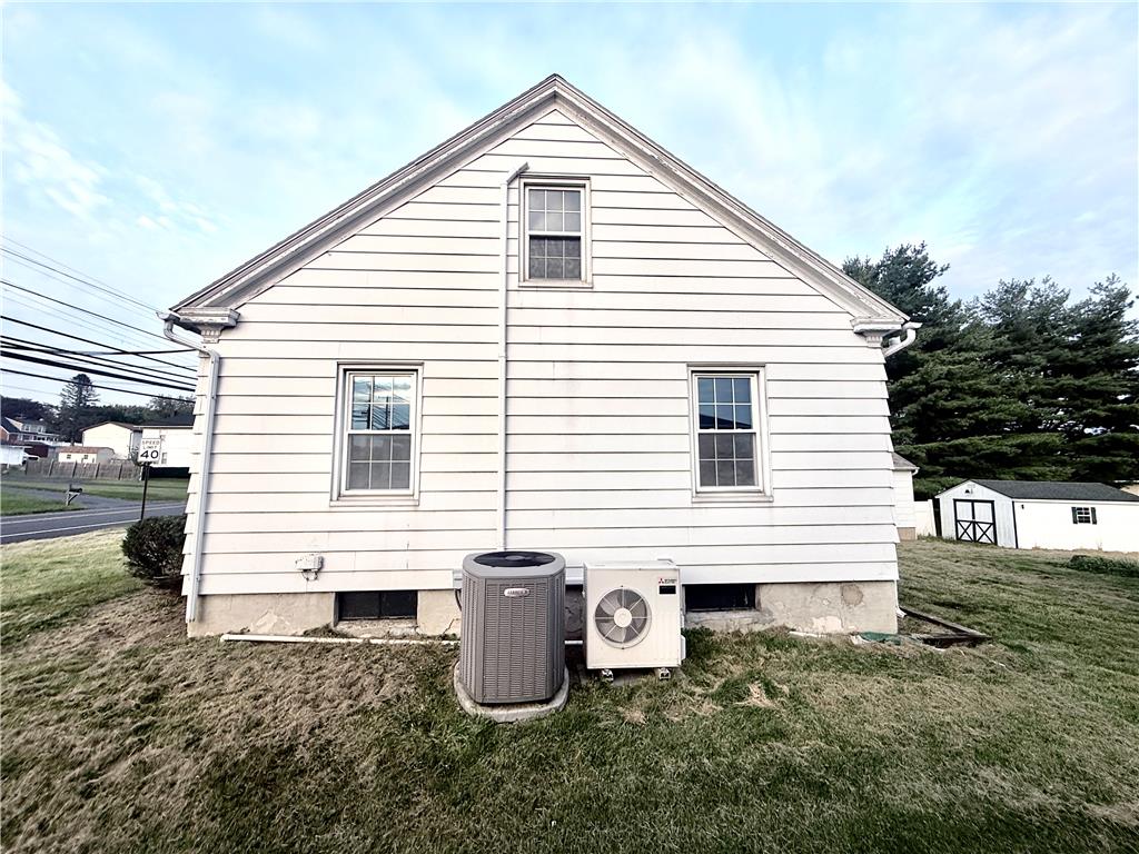 124 East Lawn Property Photo 3