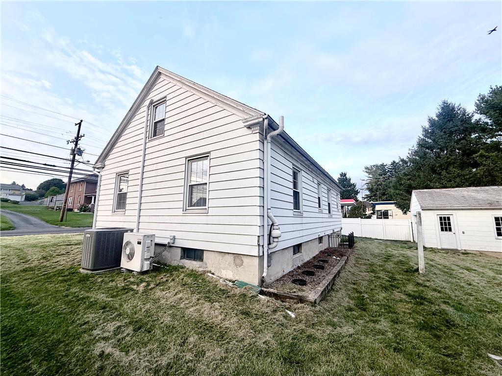 124 East Lawn Property Photo 4