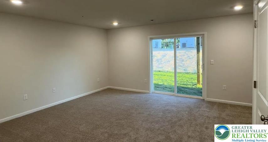 8342 Alexander Court Property Photo 4