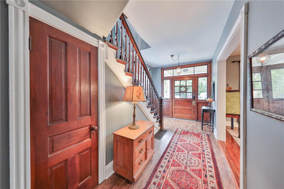 212 West Burke Street Property Photo 5