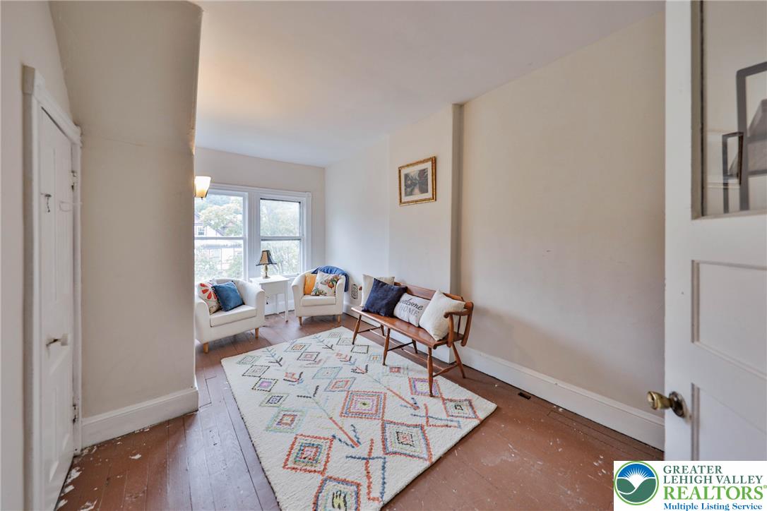 212 West Burke Street Property Photo 19