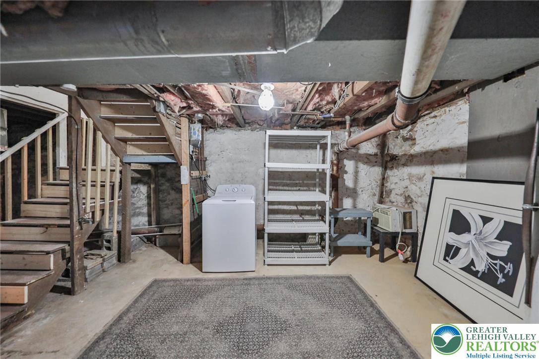 212 West Burke Street Property Photo 20