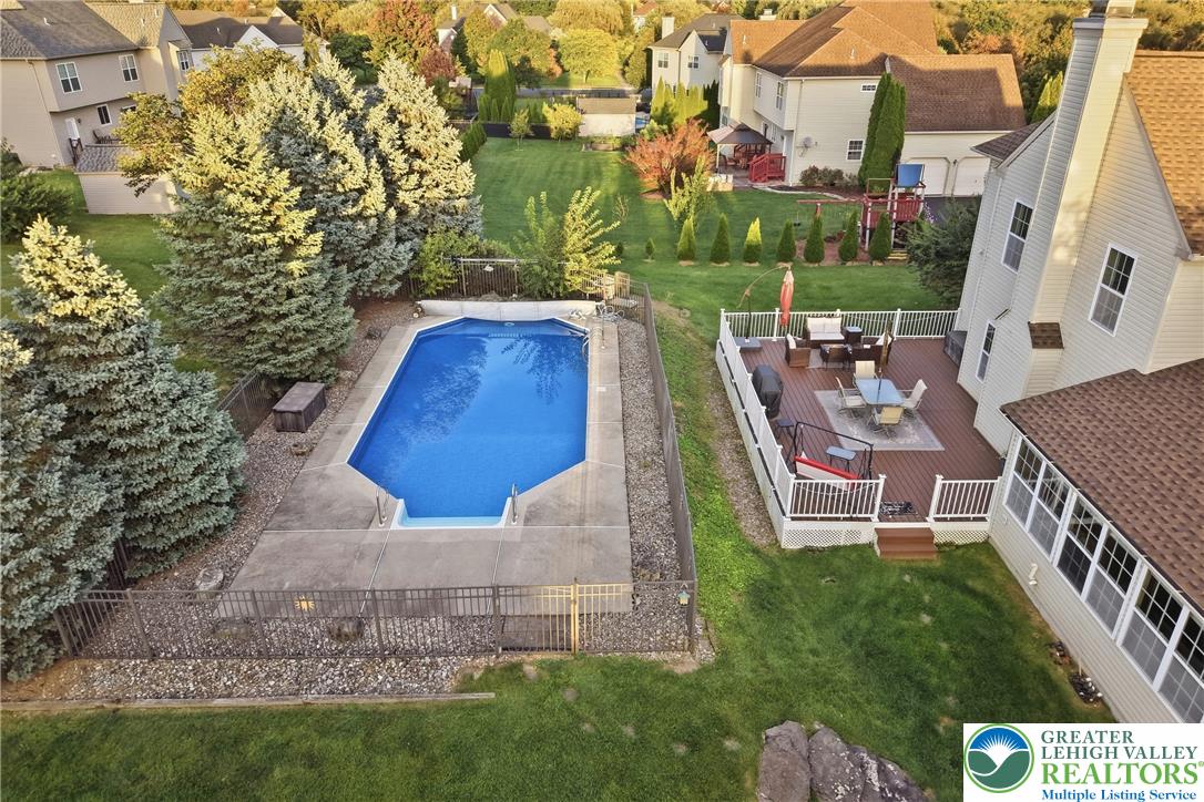 4415 Crosswinds Drive Property Photo 4