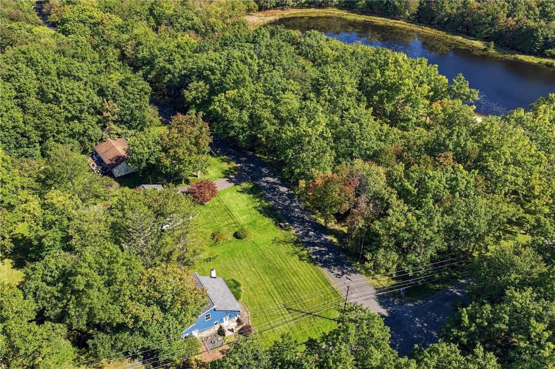 14 Twin Lake Road Property Photo 12