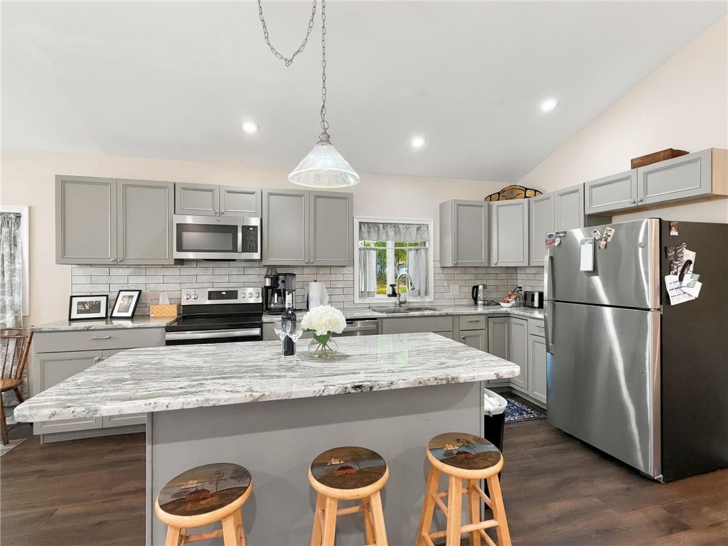 14 Twin Lake Road Property Photo 18