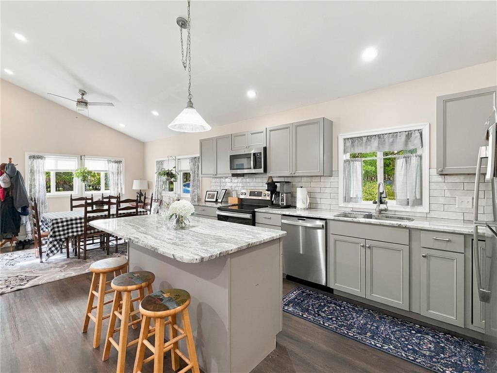 14 Twin Lake Road Property Photo 20