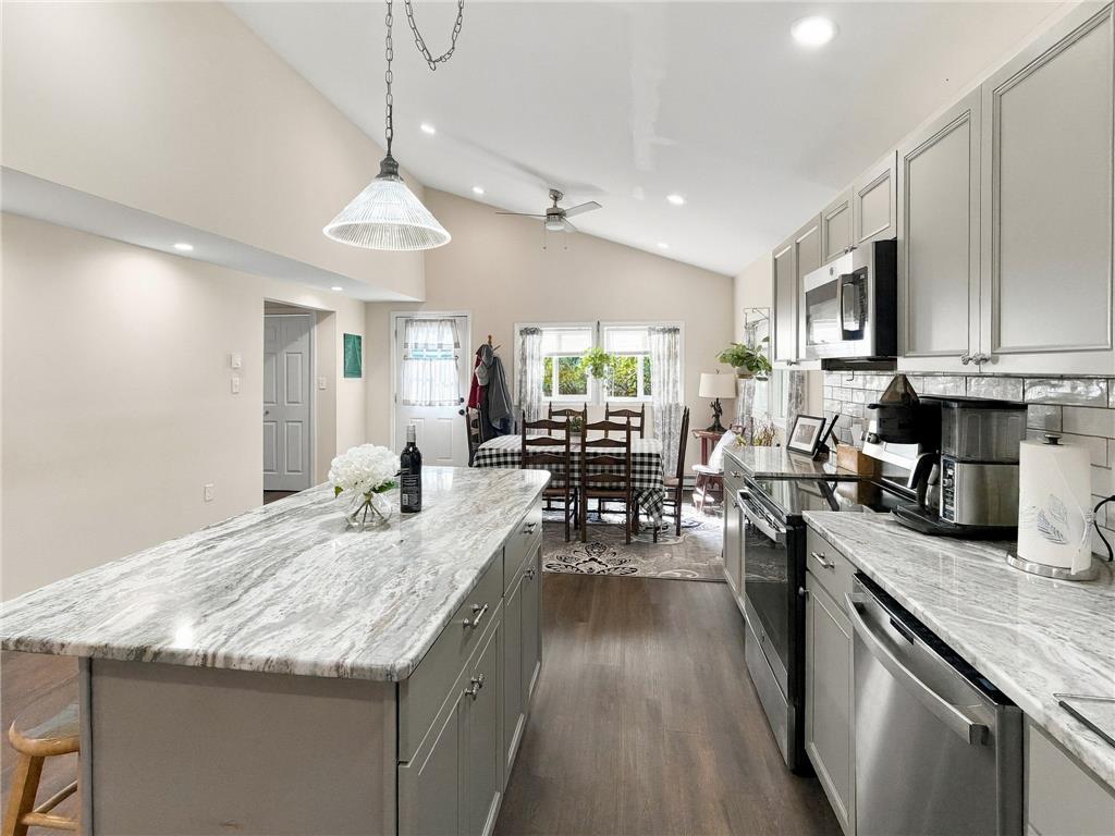 14 Twin Lake Road Property Photo 21