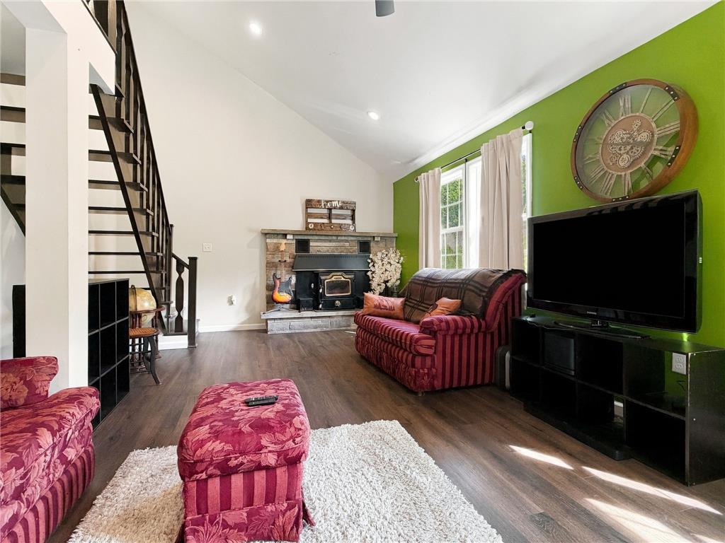 14 Twin Lake Road Property Photo 32
