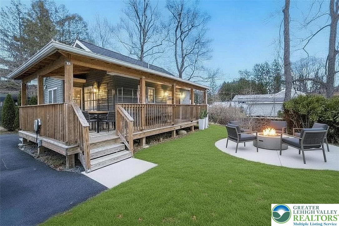 5112 Creek Road Property Photo 13