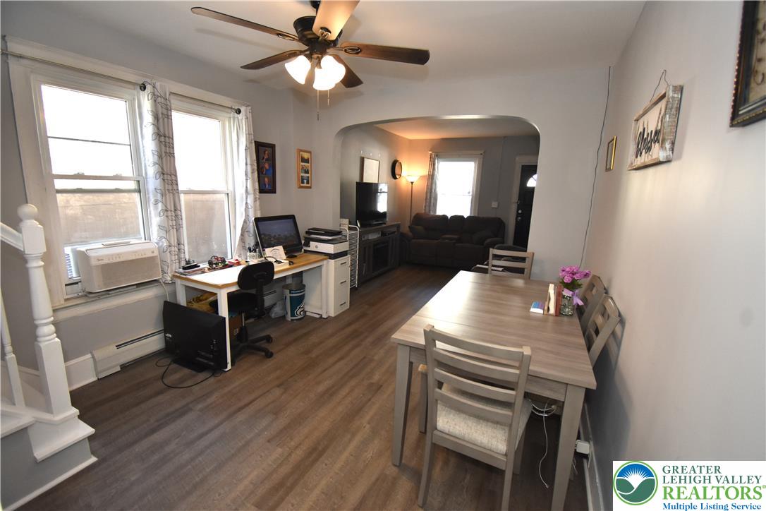 470 West Berwick Street Property Photo 6