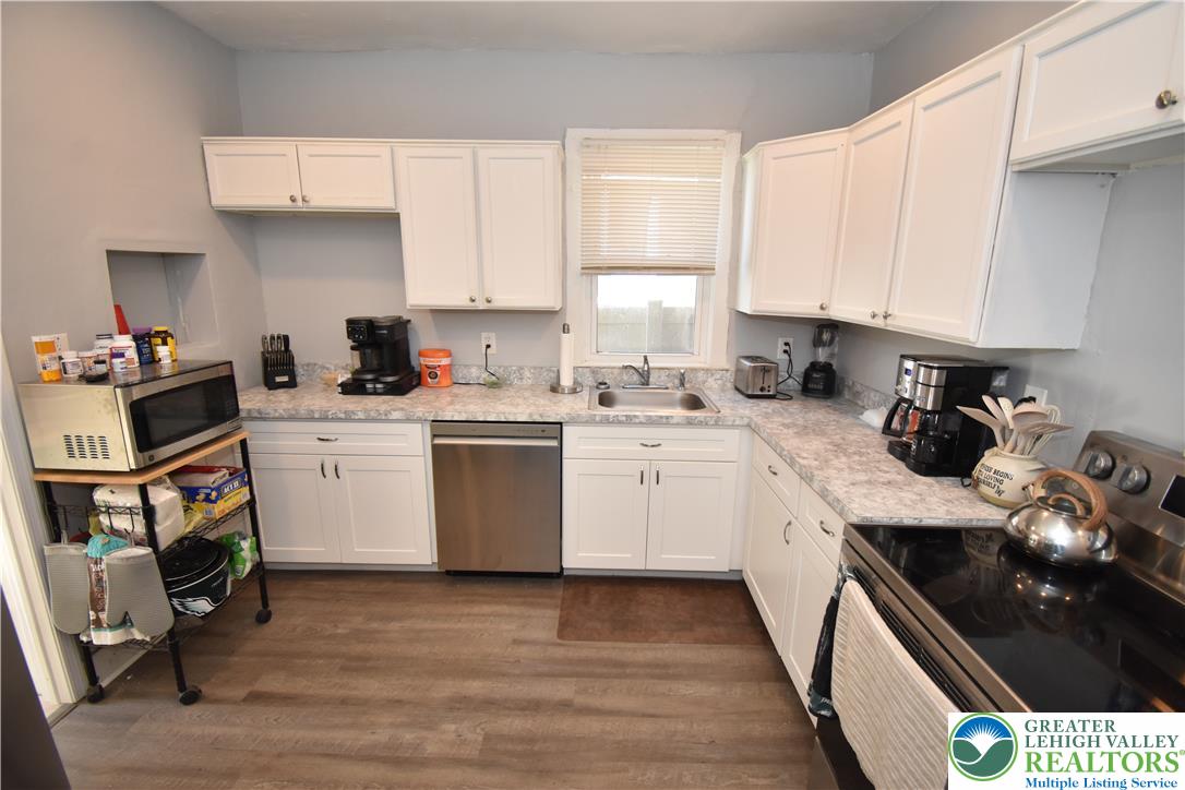 470 West Berwick Street Property Photo 7