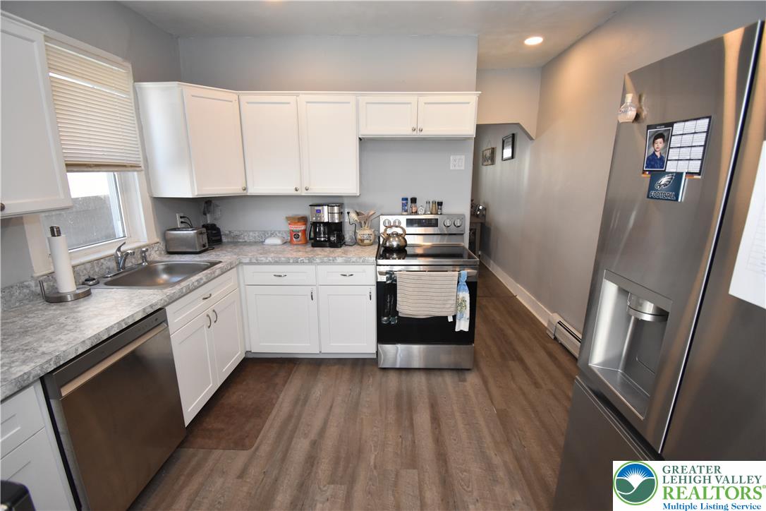 470 West Berwick Street Property Photo 8
