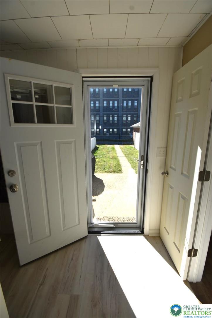470 West Berwick Street Property Photo 9