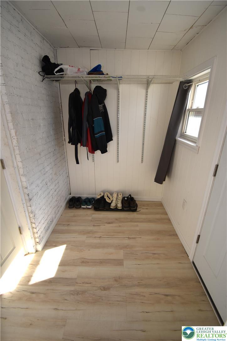 470 West Berwick Street Property Photo 11