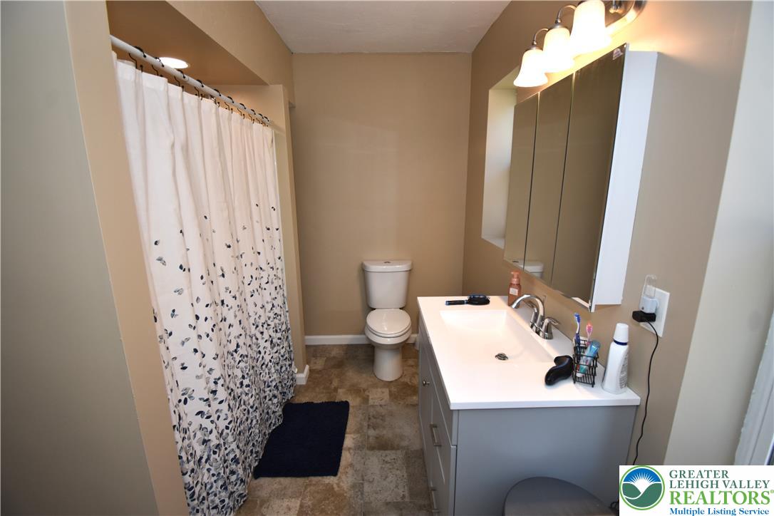 470 West Berwick Street Property Photo 14