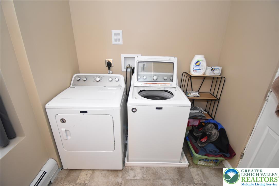 470 West Berwick Street Property Photo 15