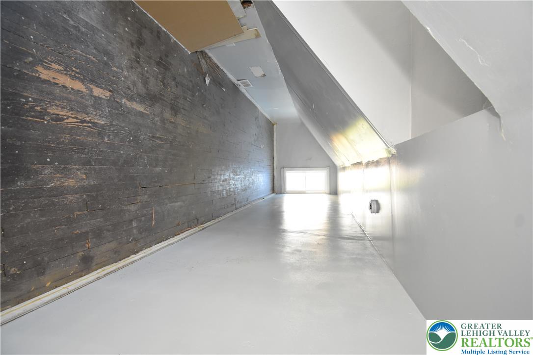 470 West Berwick Street Property Photo 19