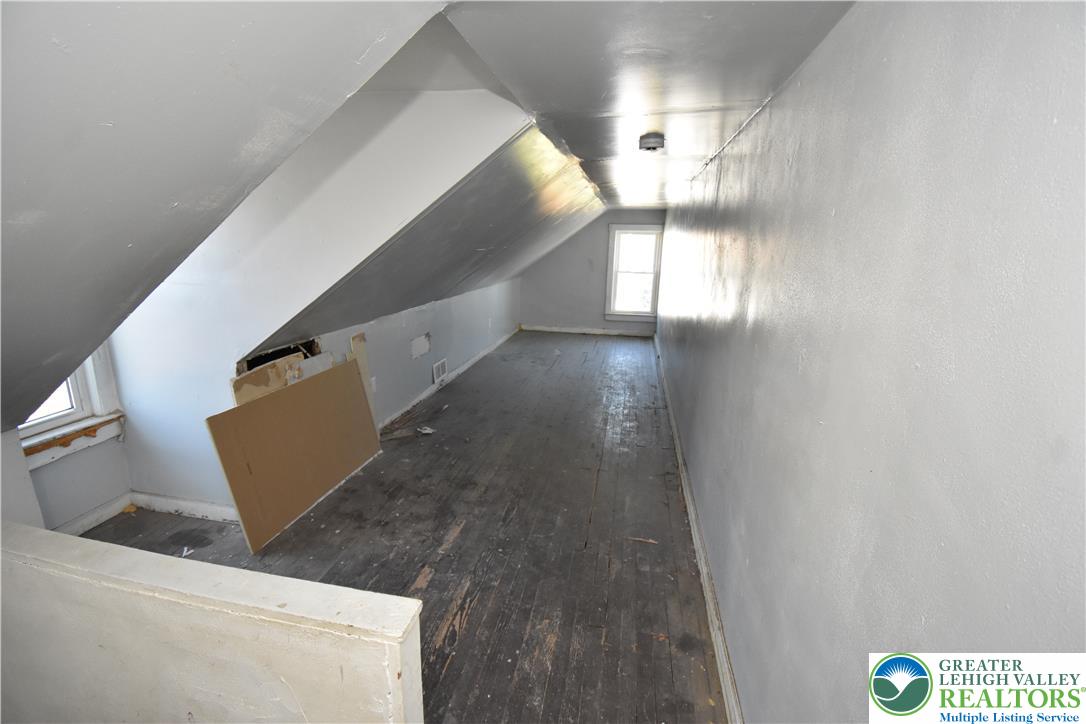 470 West Berwick Street Property Photo 20
