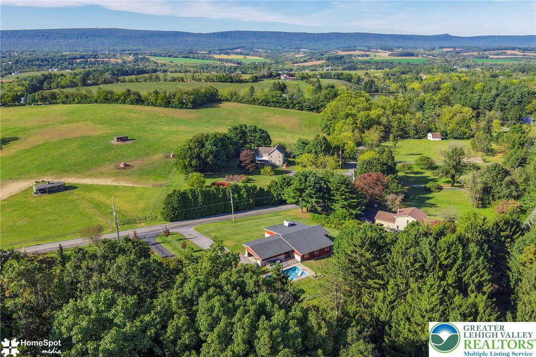 7758 Sechler Road Property Photo 8
