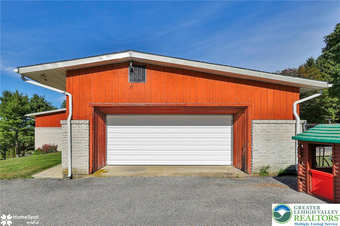 7758 Sechler Road Property Photo 11