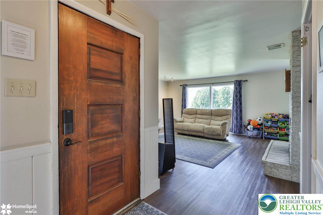 7758 Sechler Road Property Photo 15