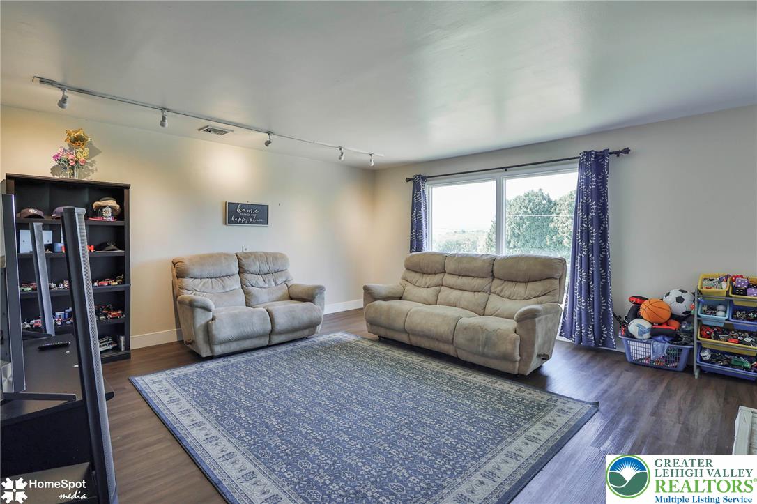 7758 Sechler Road Property Photo 16