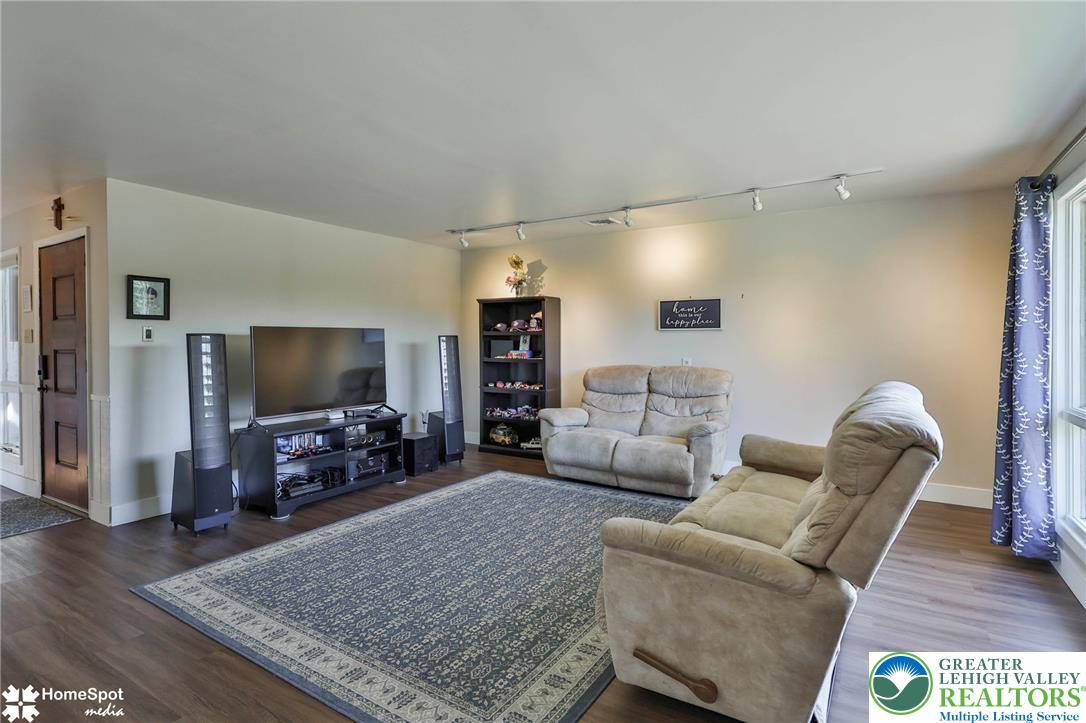 7758 Sechler Road Property Photo 17