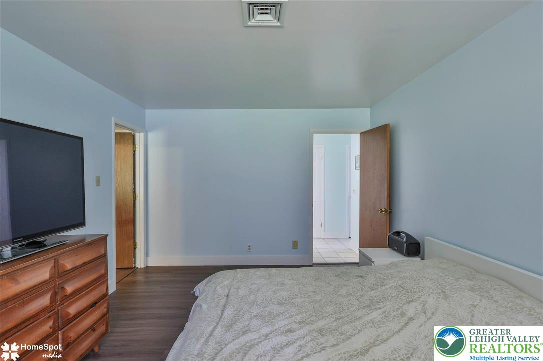 7758 Sechler Road Property Photo 30