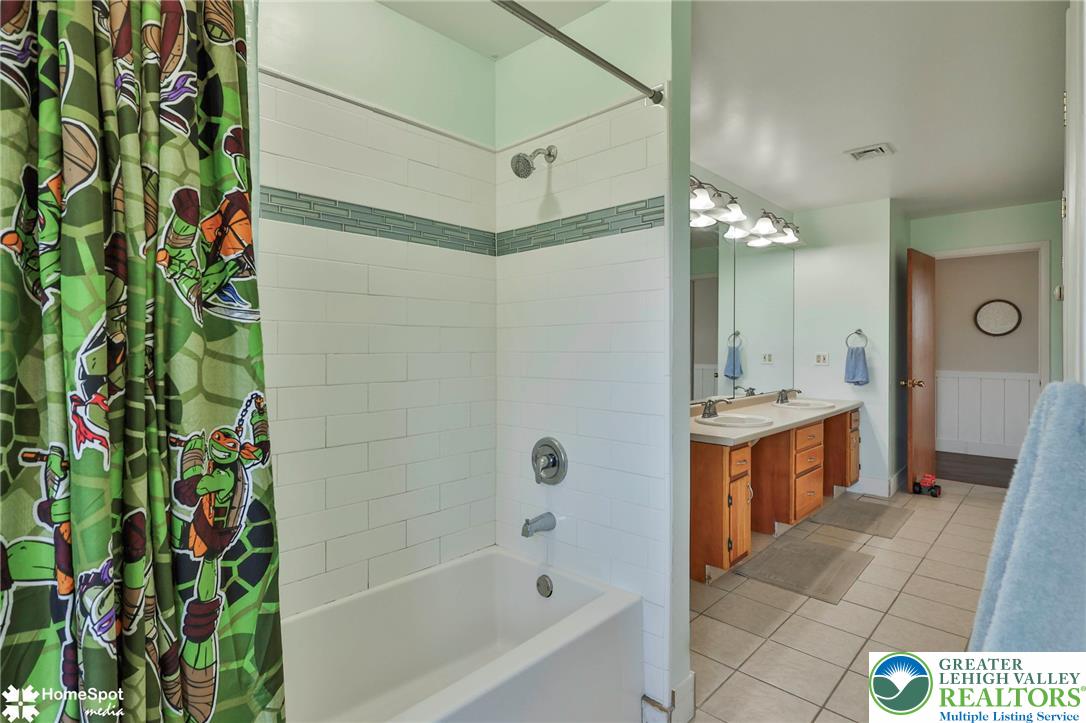 7758 Sechler Road Property Photo 32