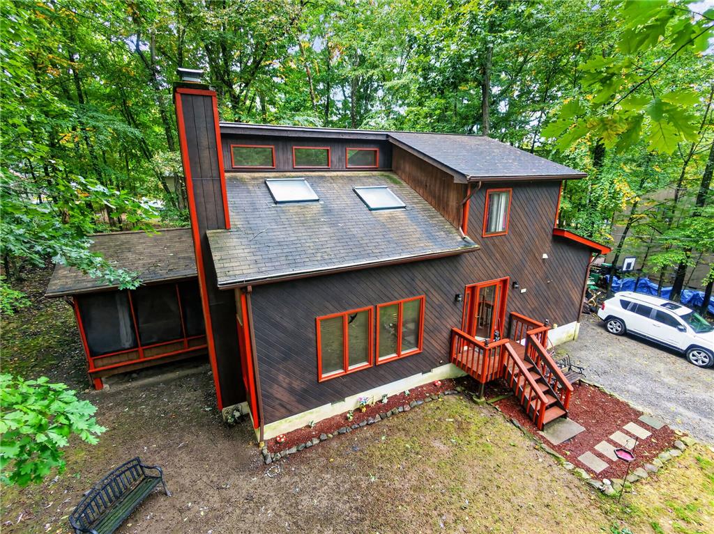 110 Hyland Drive Property Photo 3