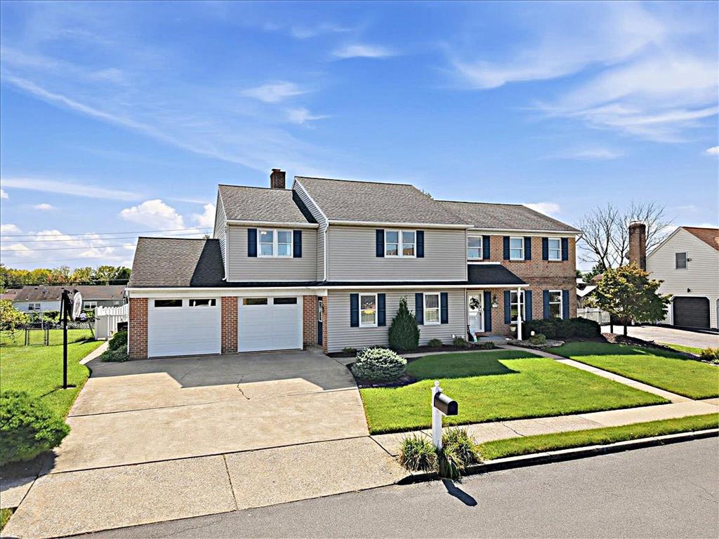 1920 Belleview Drive Property Photo 1