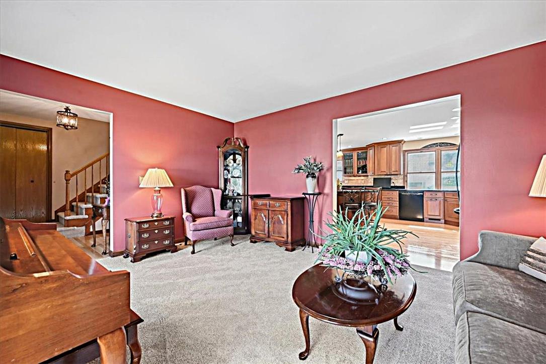 1920 Belleview Drive Property Photo 8