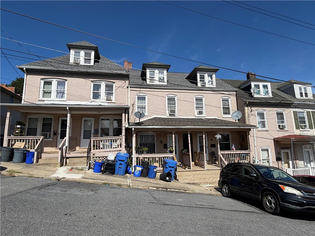 675 Bushkill Street Property Photo 1