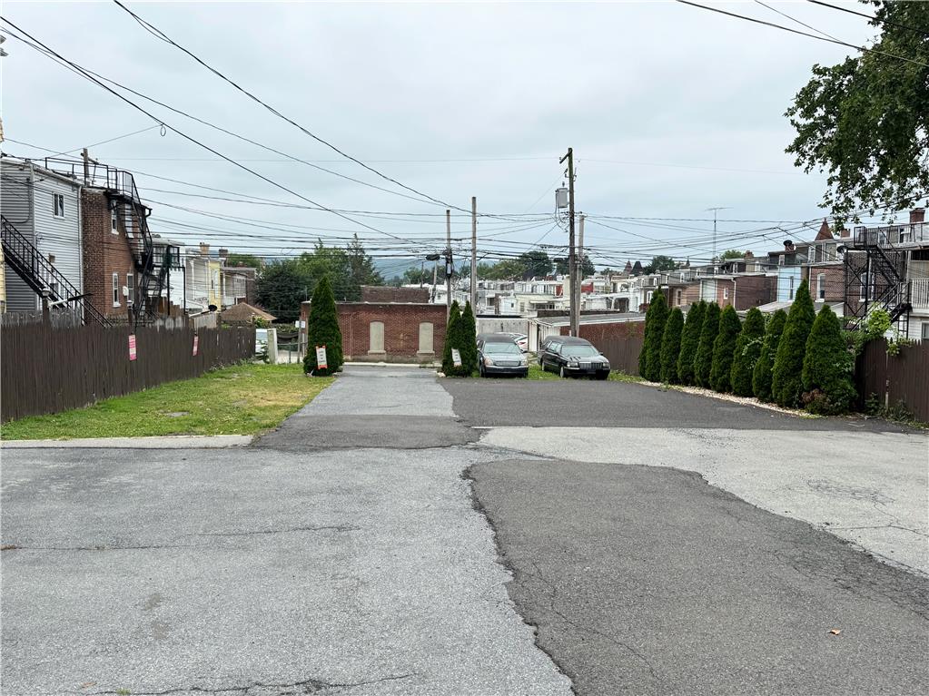 1310 West Hamilton Street Property Photo 4