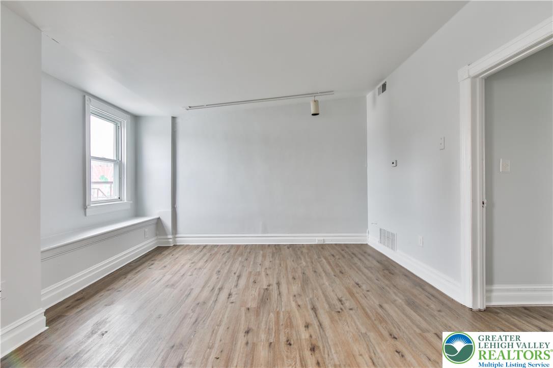 39 North 11th Street C Property Photo 8