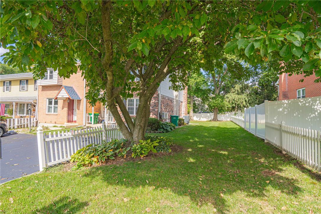 1981 Aster Road Property Photo 3