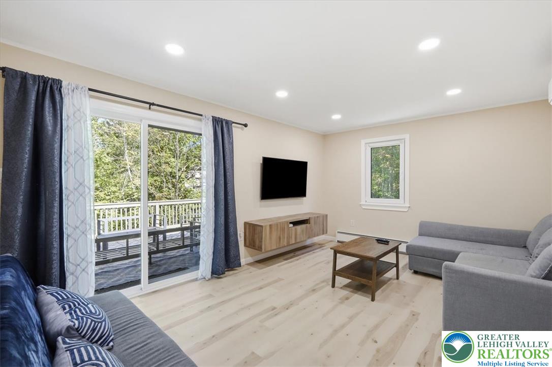 6539 Laurel Hollow Drive Property Photo 2