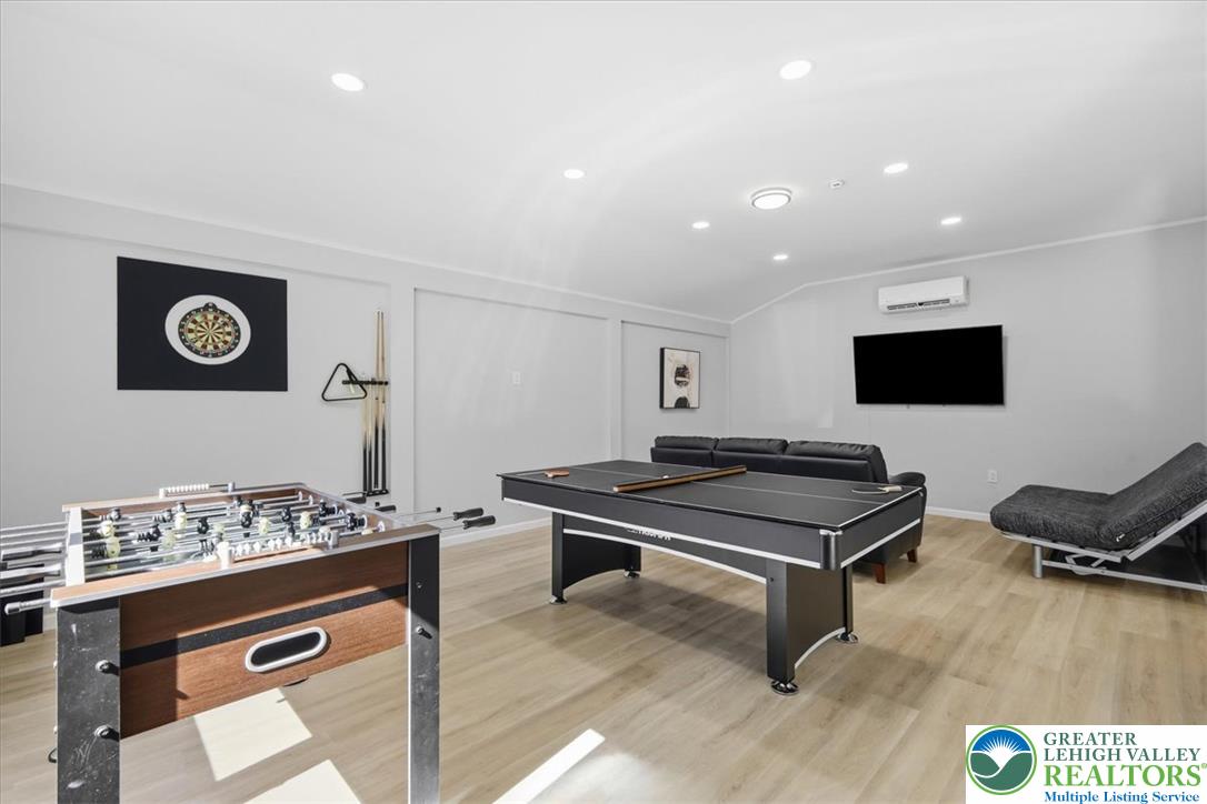 6539 Laurel Hollow Drive Property Photo 4