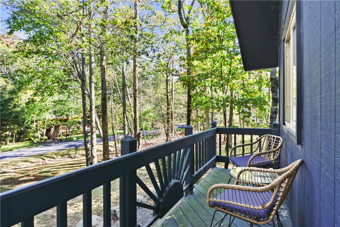 9820 Deerwood Drive Property Photo 4