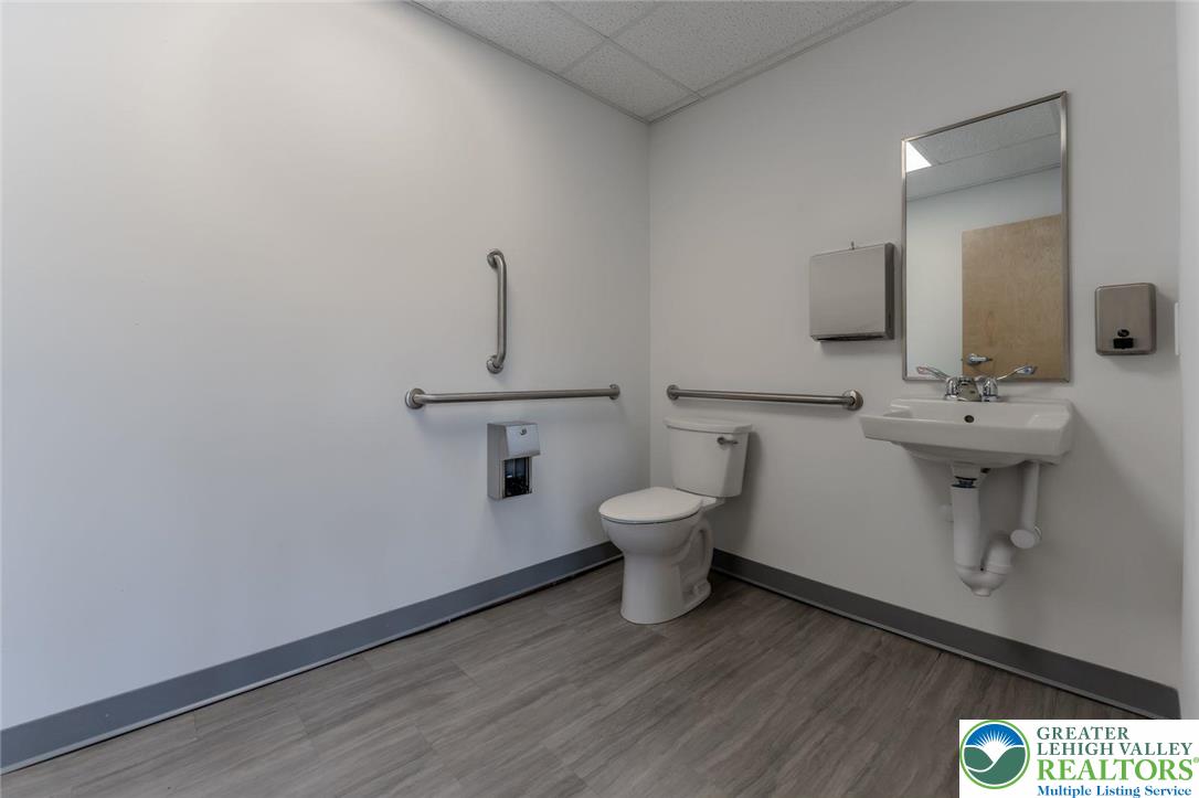 5851 Nor Bath Boulevard Property Photo 10