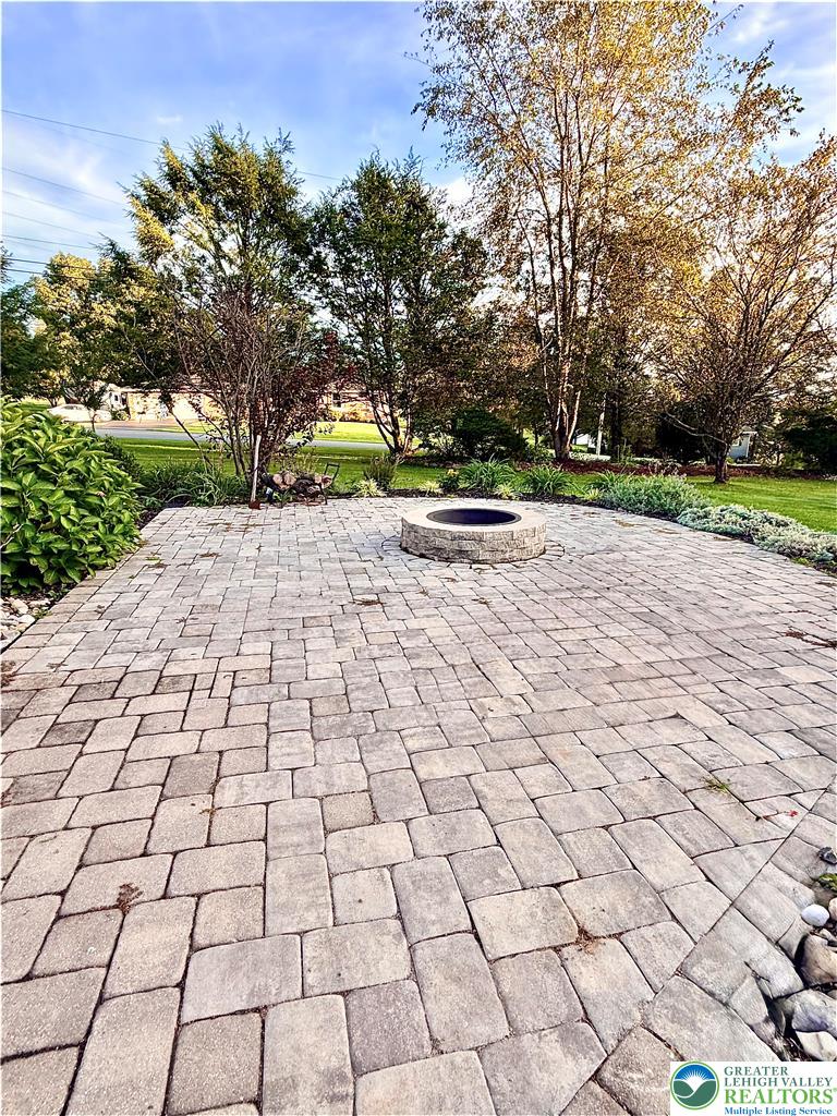 6425 Abbey Road Property Photo 8