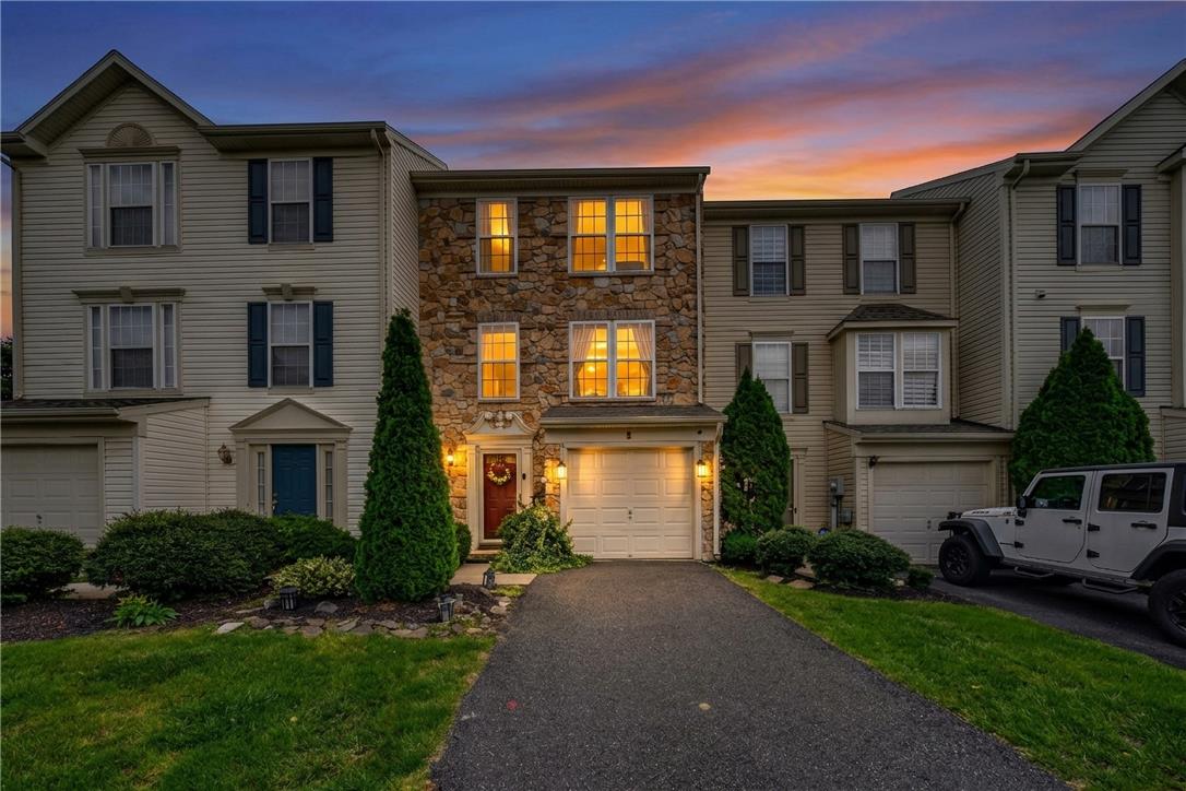 4044 Tournament Court Property Photo 1