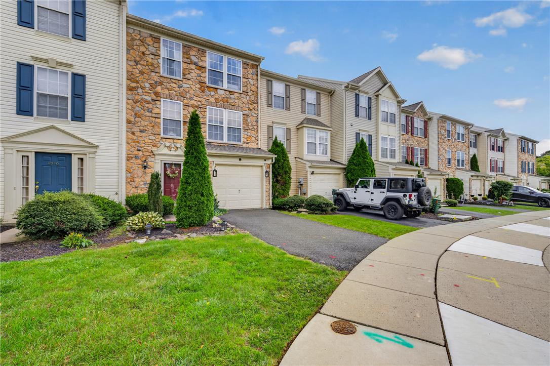 4044 Tournament Court Property Photo 2