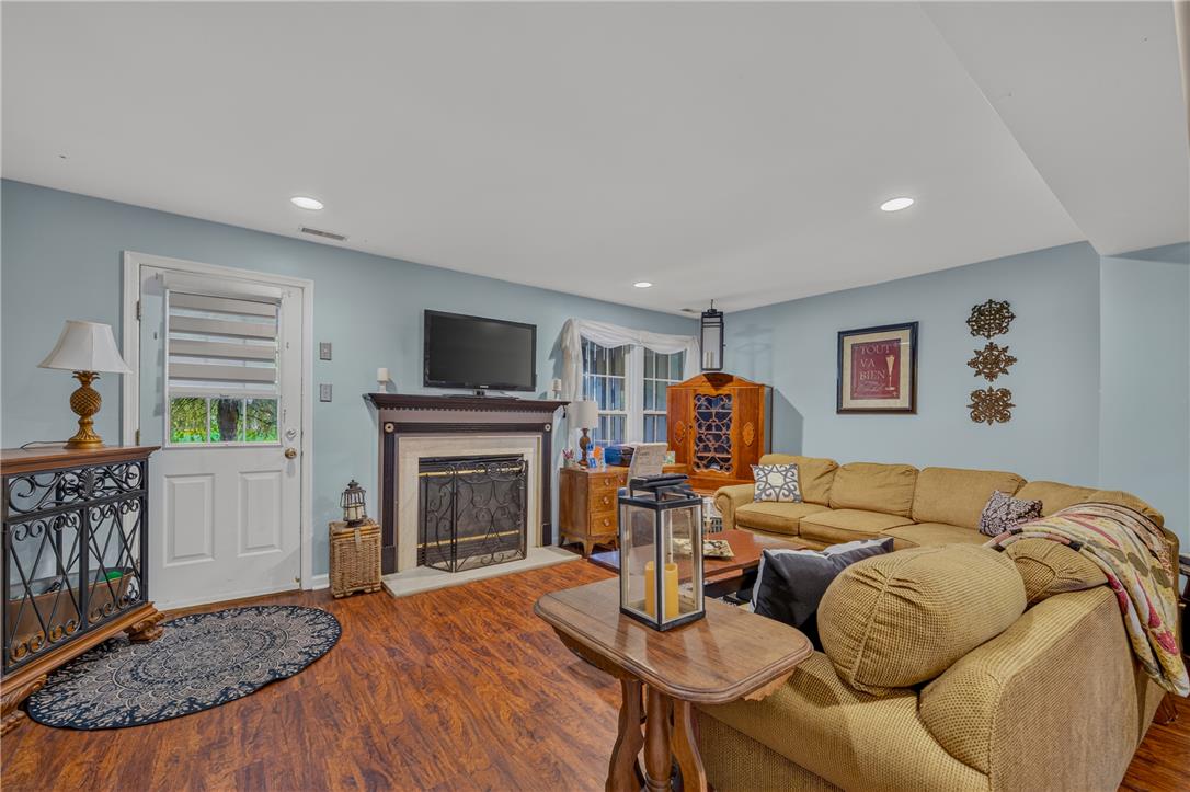 4044 Tournament Court Property Photo 14