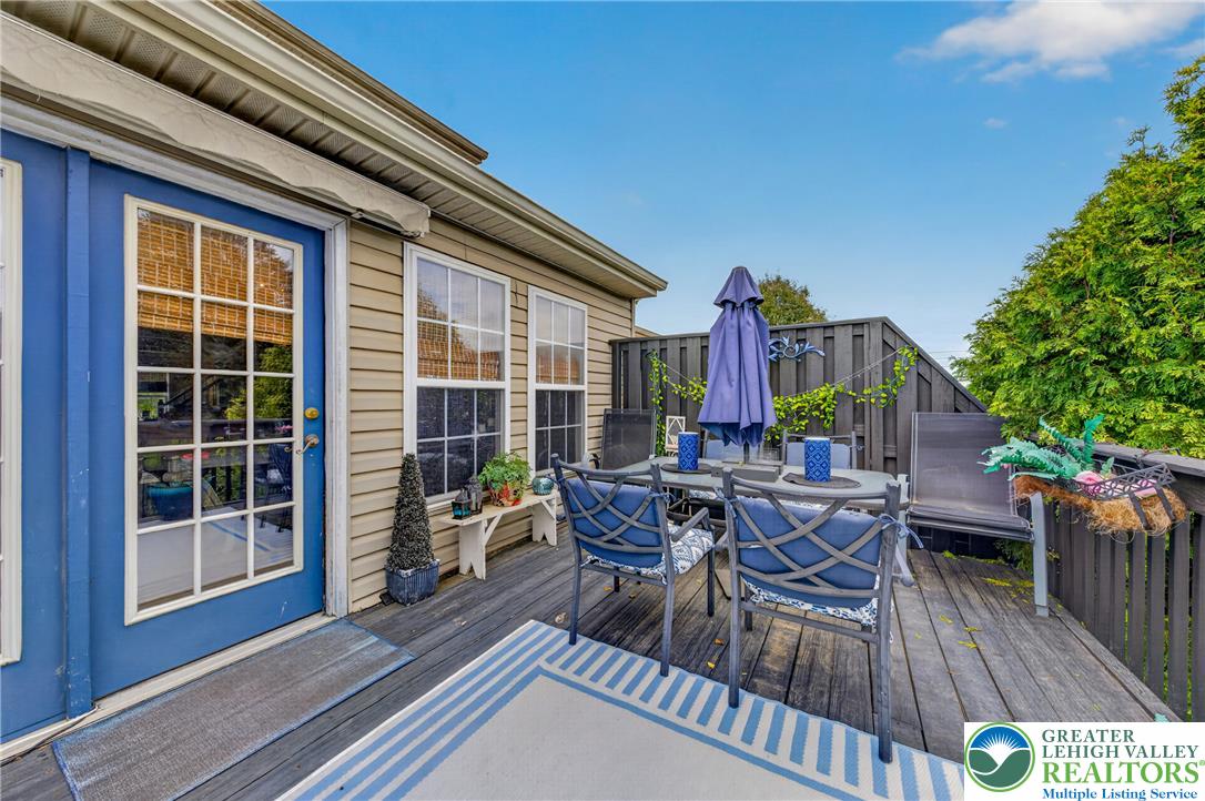 4044 Tournament Court Property Photo 40